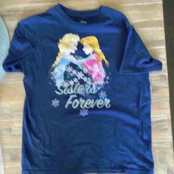 Disneys Frozen Sister’s Forever - Picture 1 of 2